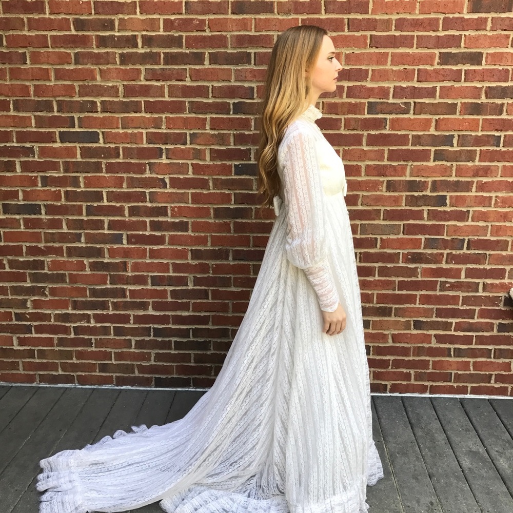 Unwedded Dress - Picture 2 of 3